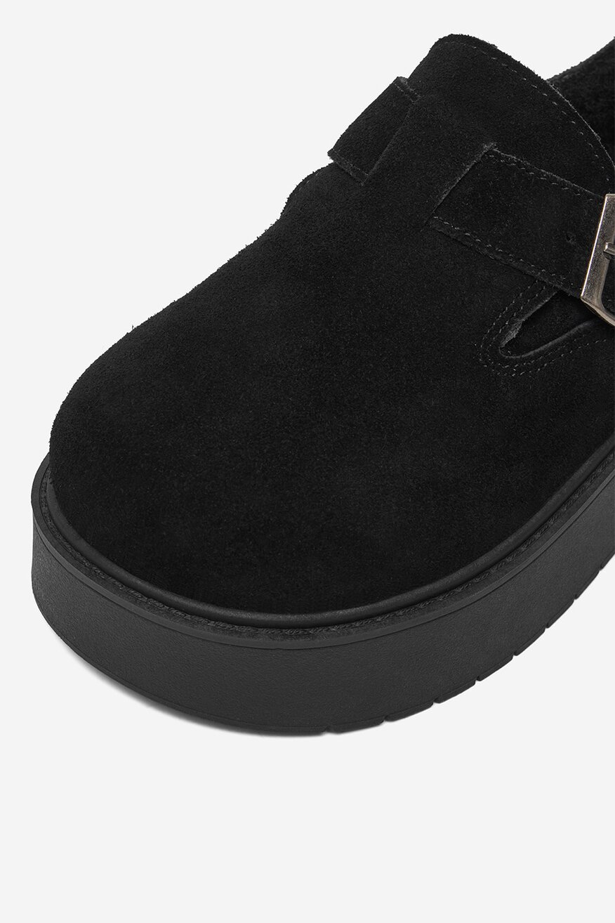 
                Половинки обувки Badura ЧЕРЕН - 5906751370858