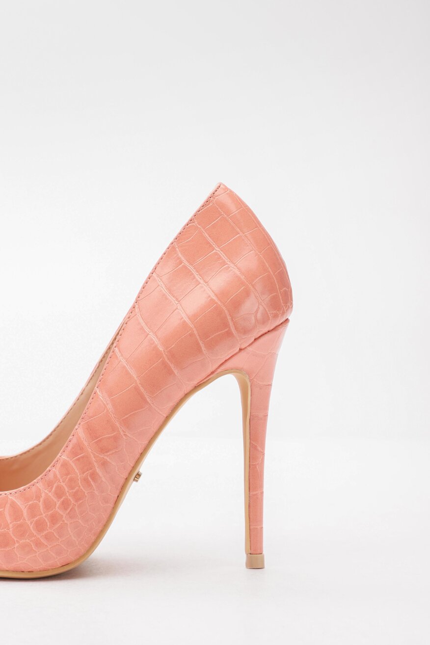 
                DeeZee - Czółenka na obcasie szpice - 5903698315966