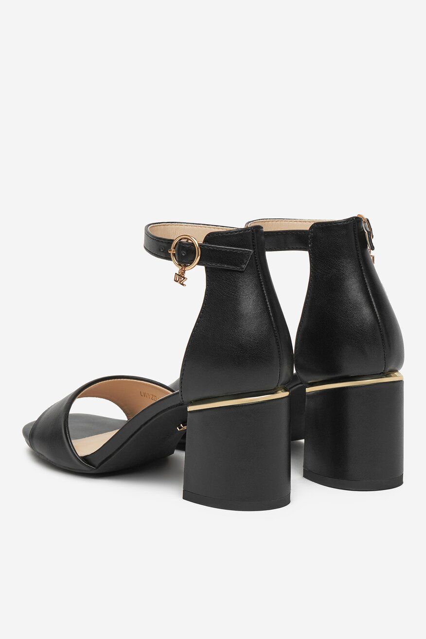 
                DeeZee - Sandały na słupku - 5906751094860