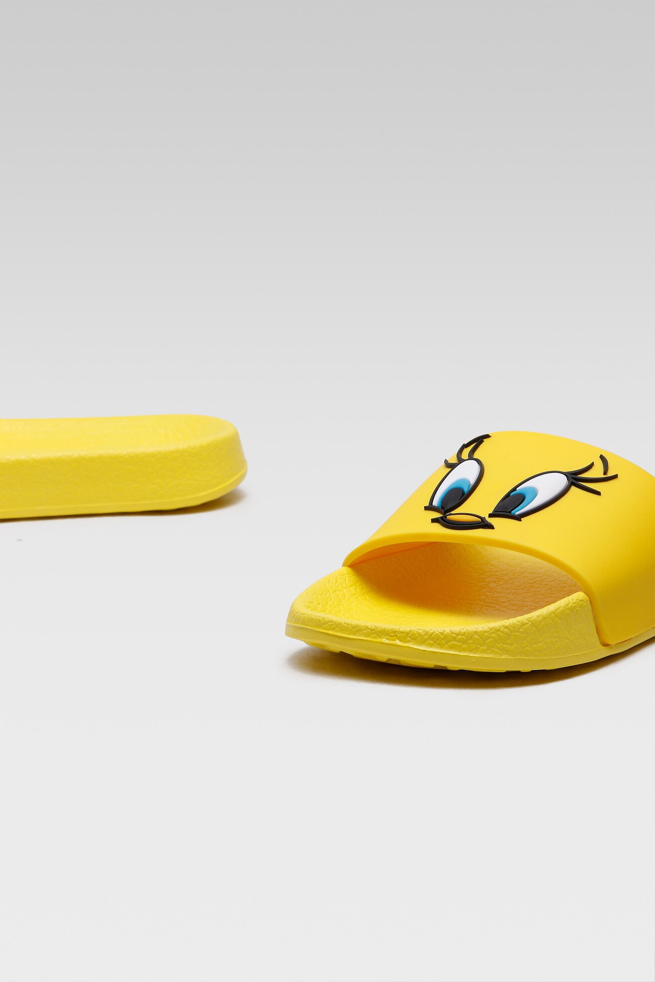 Папуче за базен Looney Tunes SS22-04WBLT-B ŽUTA