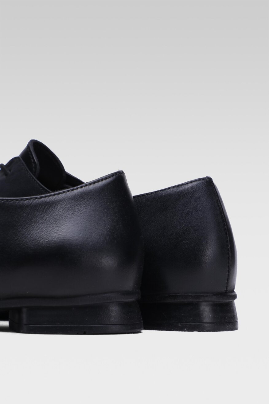 
                Lasocki - Skórzane półbuty czarne - 5903698400266