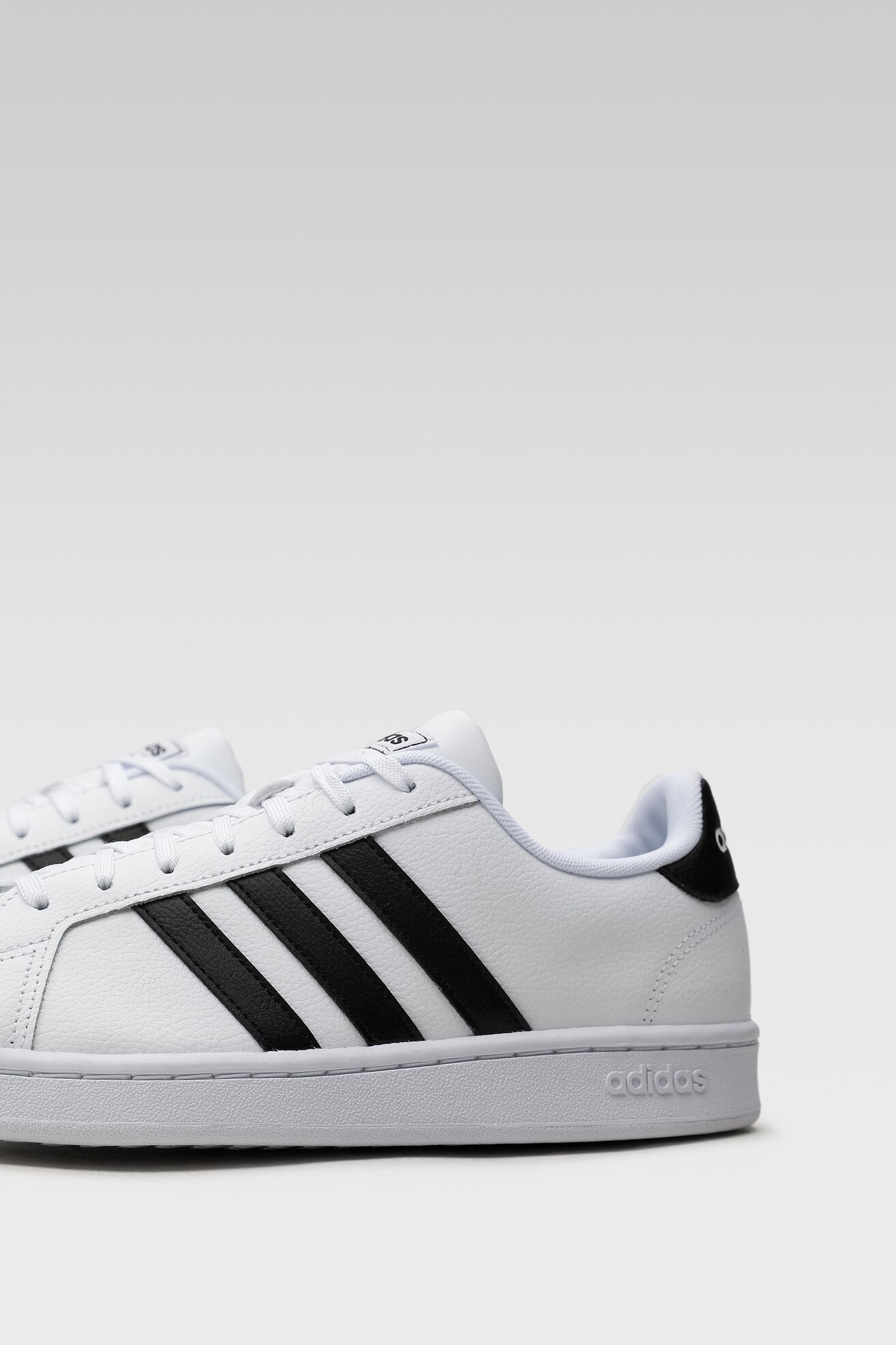 Obuwie sportowe adidas Grand Court F36392 Biały