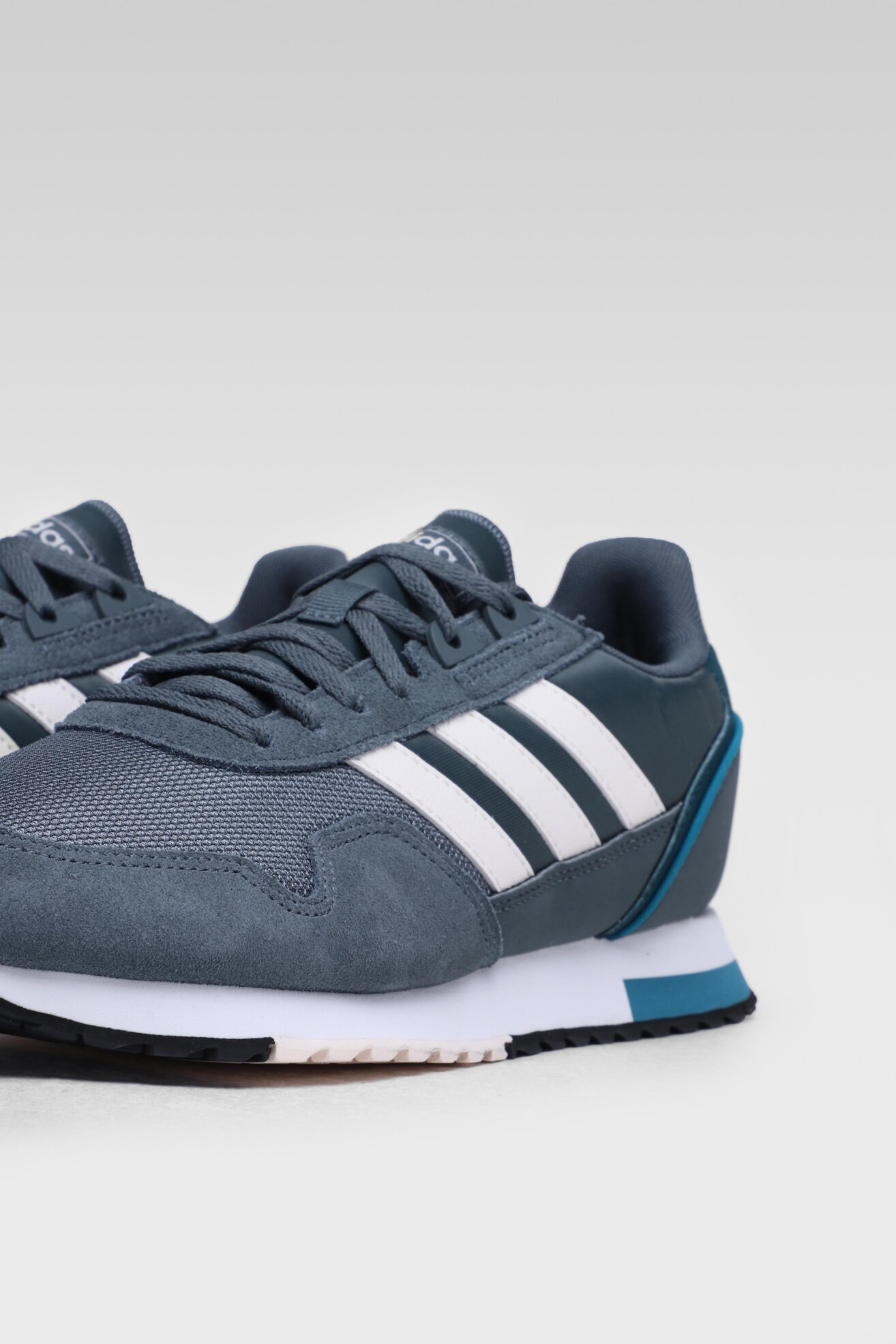 Obuwie sportowe adidas 8K 2020 FY8037 Szary