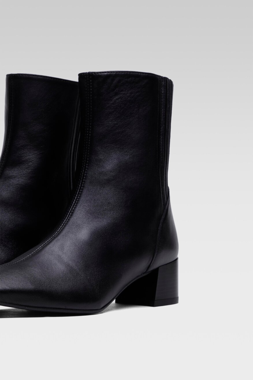 
                Gino Rossi - Skórzane botki na obcasie - 5903698992136