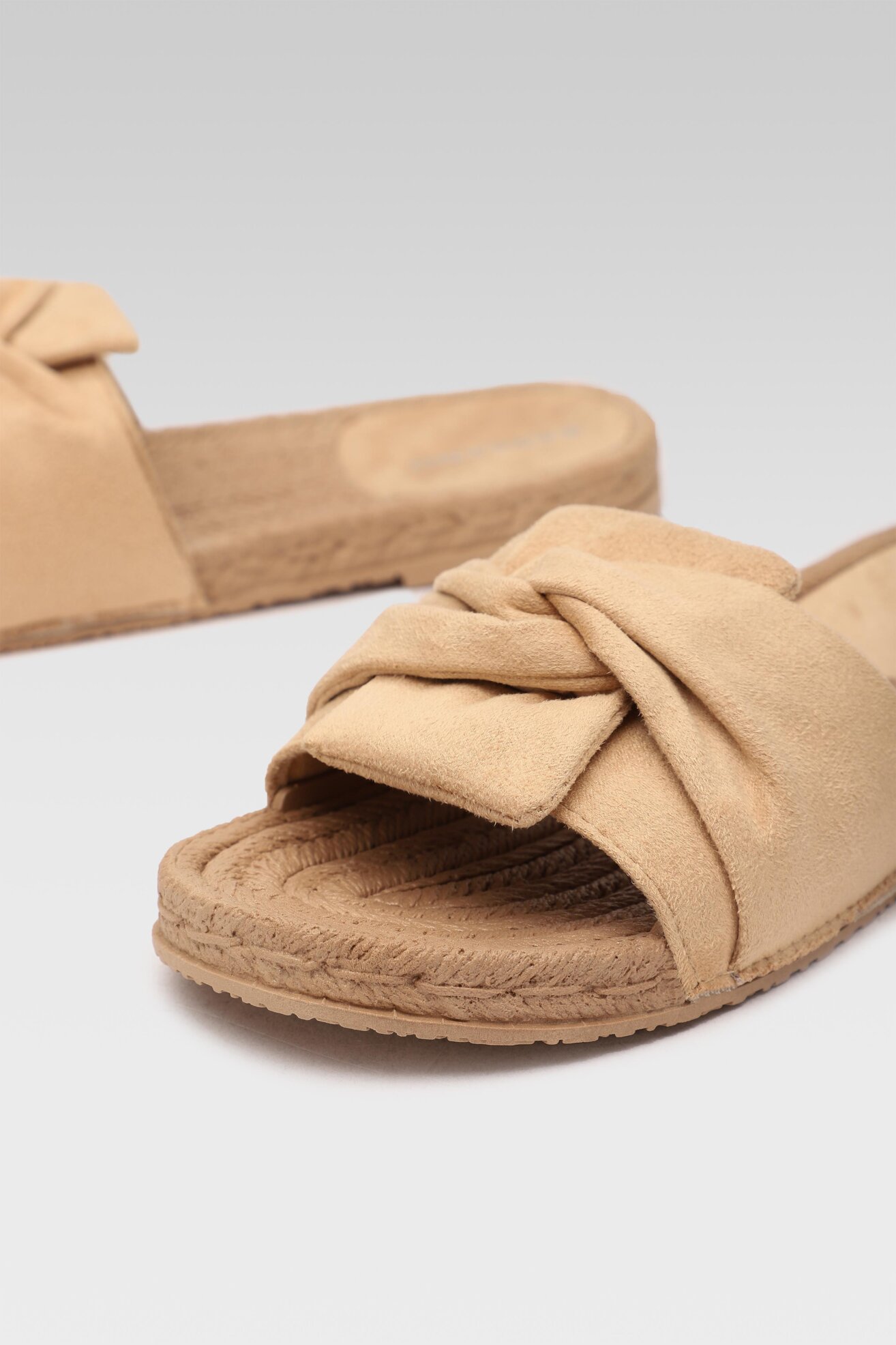 Klapki Bassano WS6758-03 Beżowy