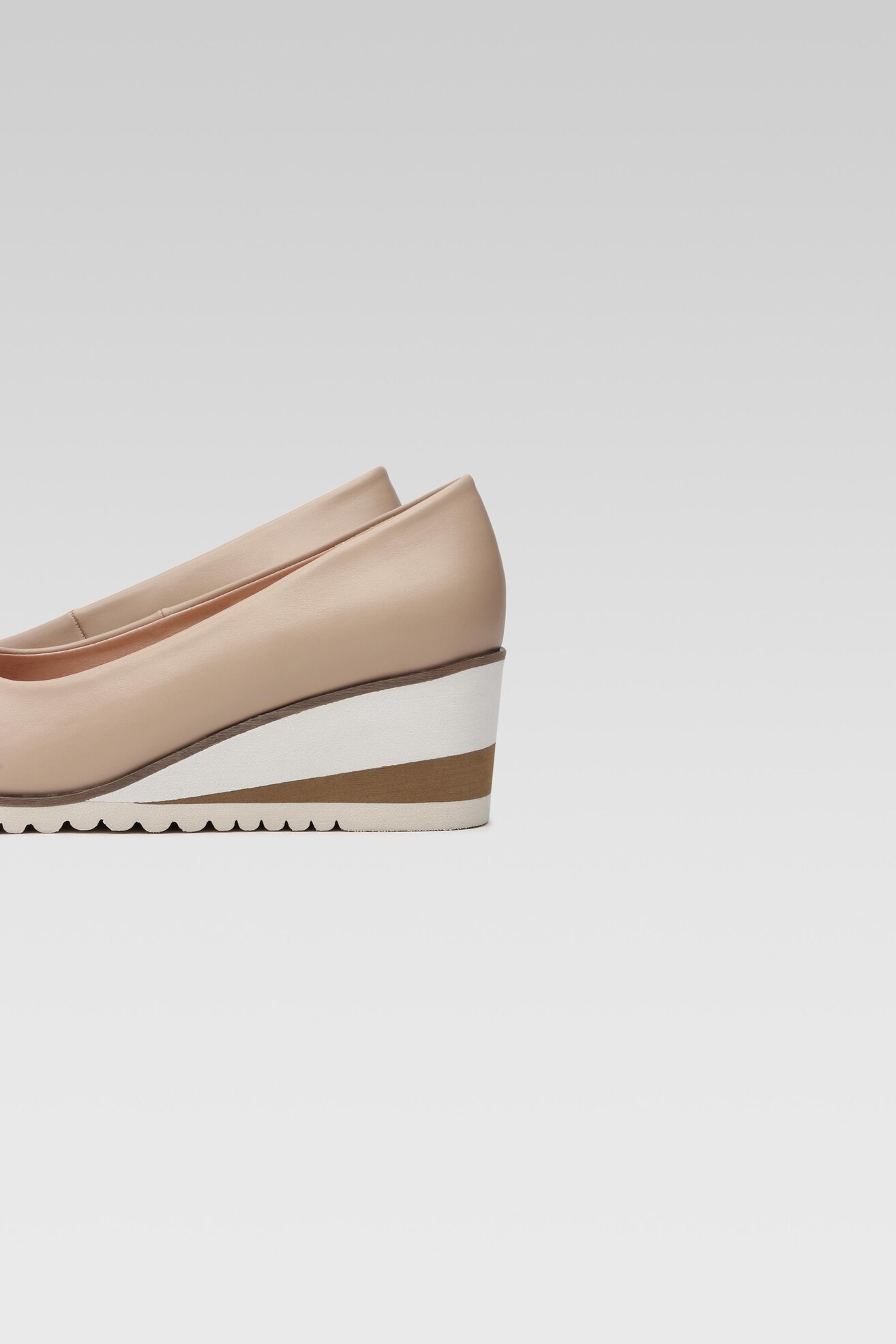 Félcipő Clara Barson WYL3396-2 BÉZS