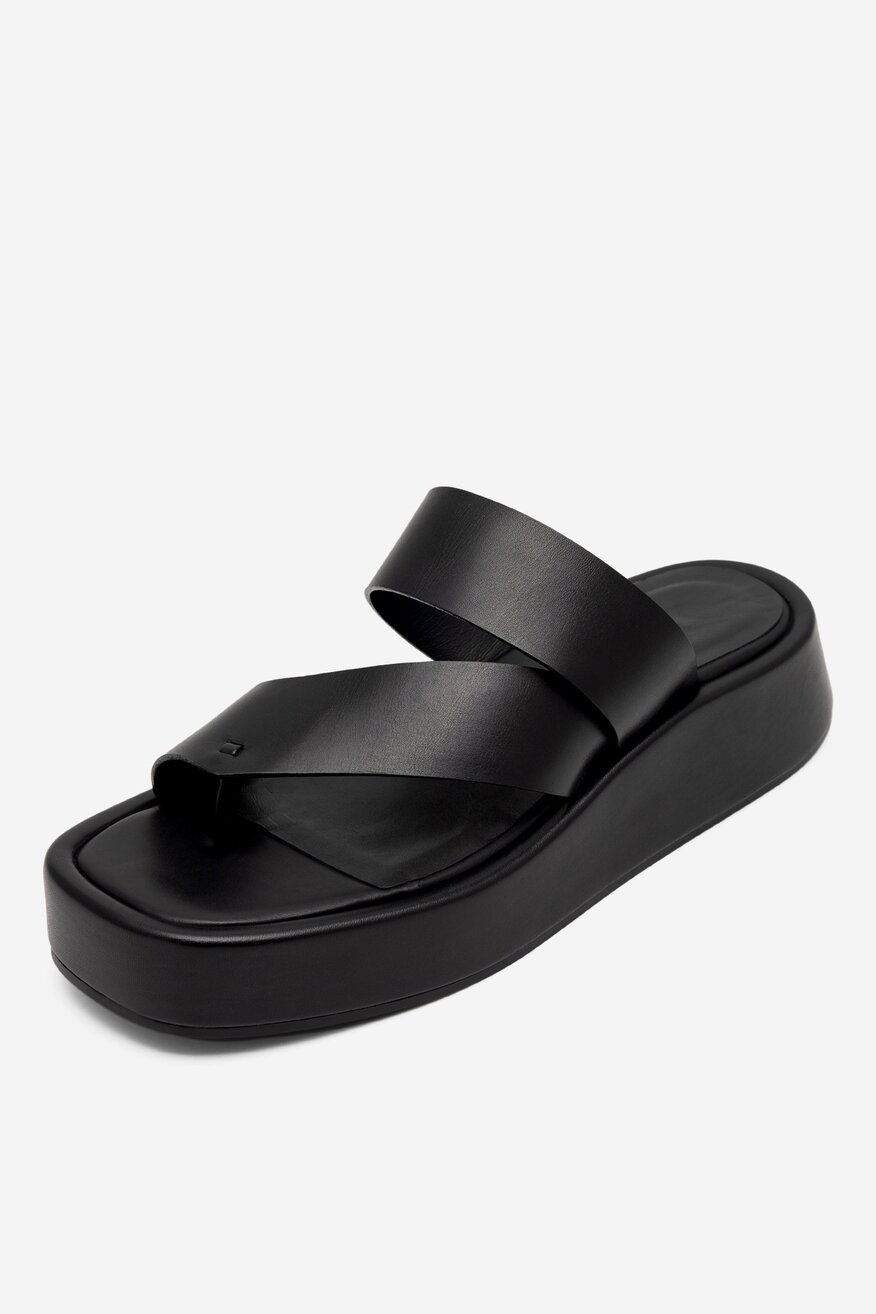 
                Gino Rossi - Skórzane klapki czarne - 5904862846590