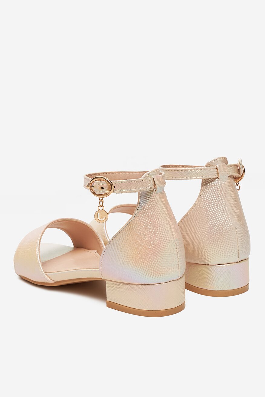 
                Szandál Jenny ARANY - 5904862867311