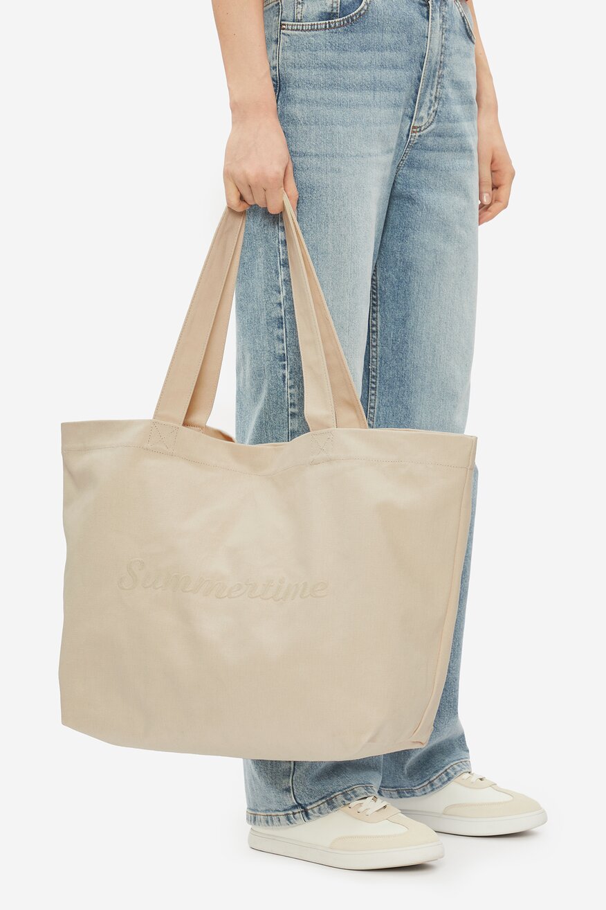 
                Дамска чанта DeeZee БЕЖОВ - 5906751072233