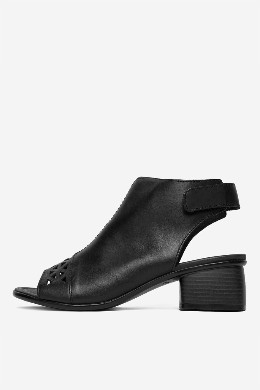 
                Remonte - Sandały skórzane - 5906751739495