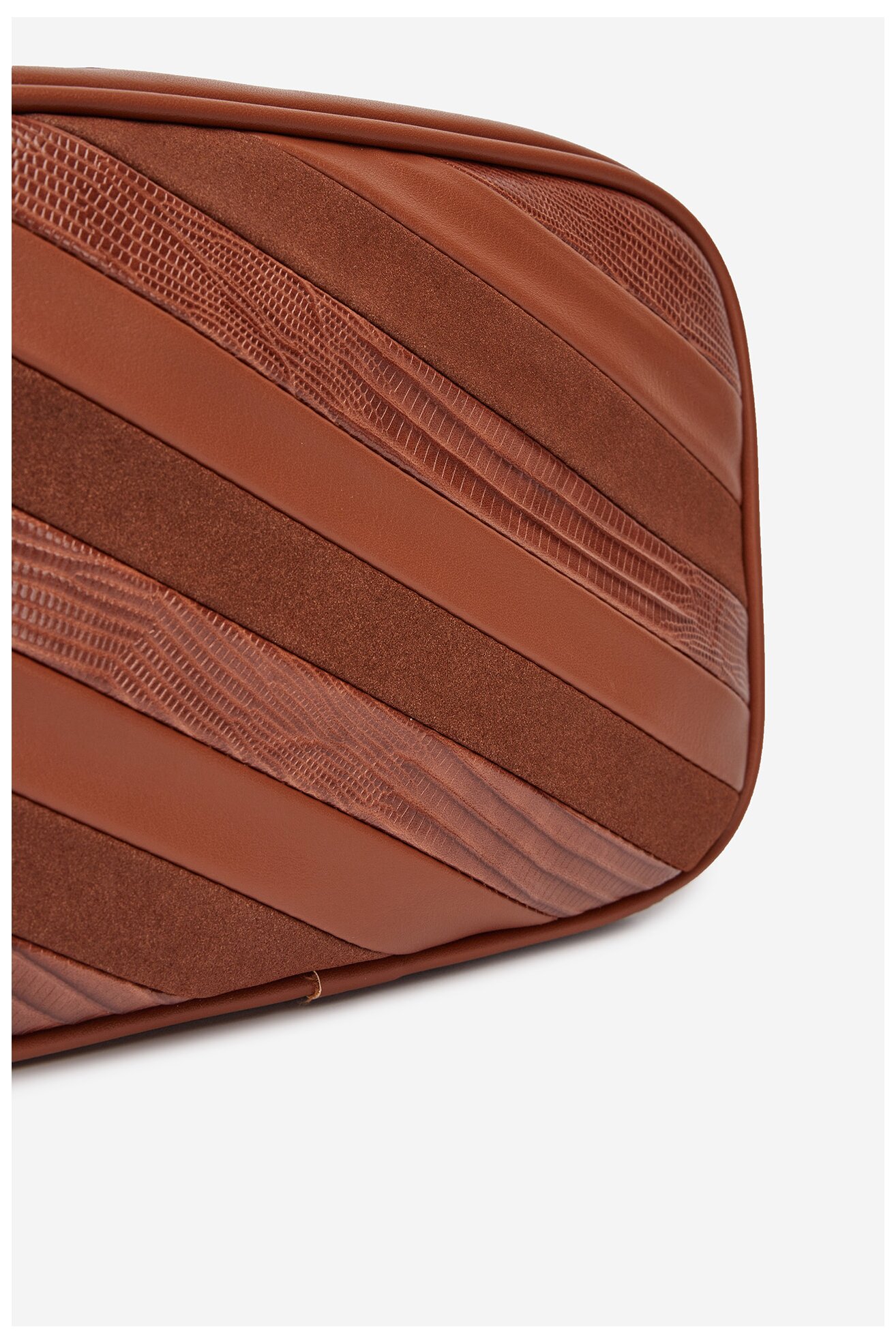 Дамска чанта Lasocki LSK-X-011-07 КАМЕЛ