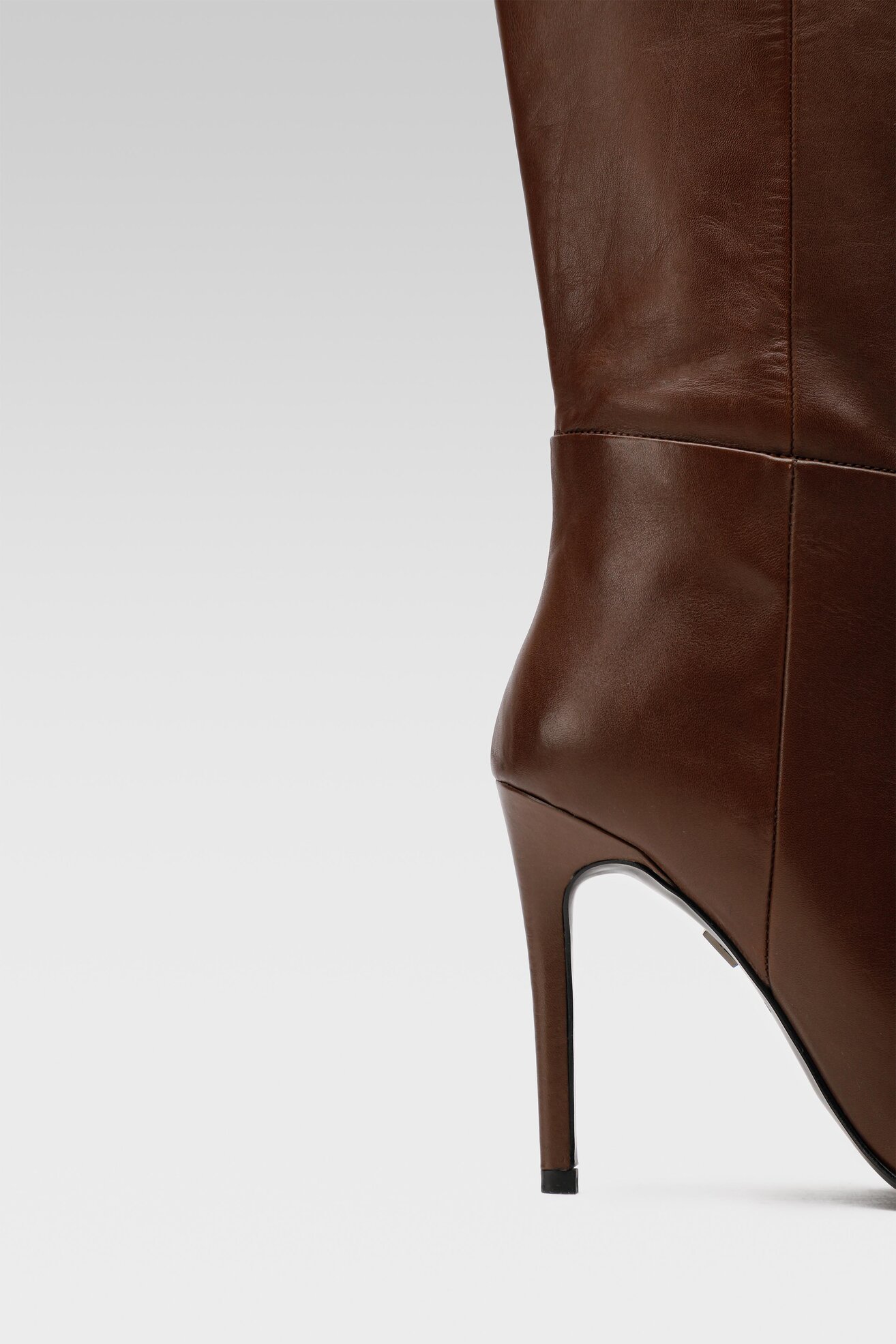 Csizma Gino Rossi 105922 BARNA