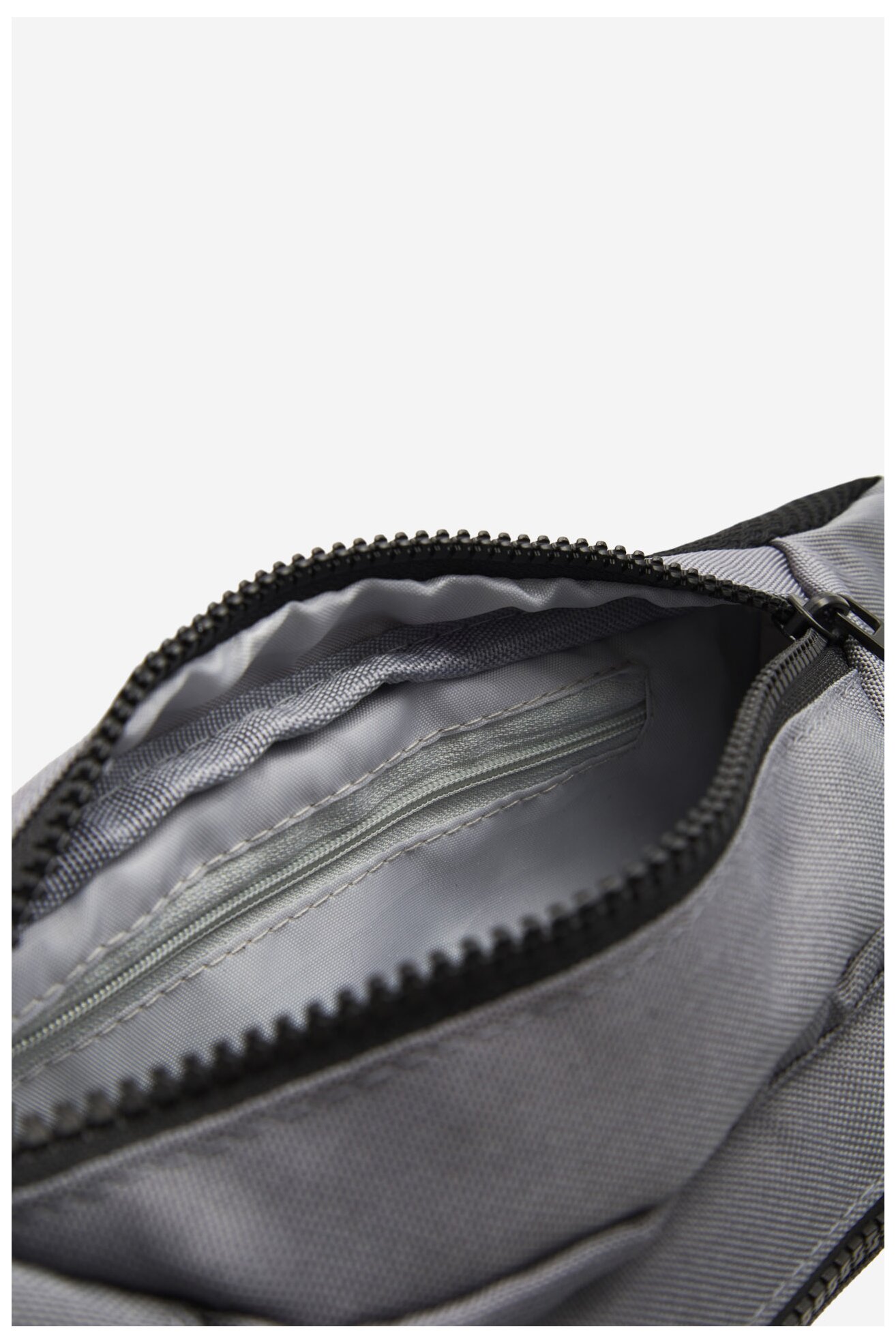 Kézitáska Reebok RBK-002-CCC-05 SZÜRKE