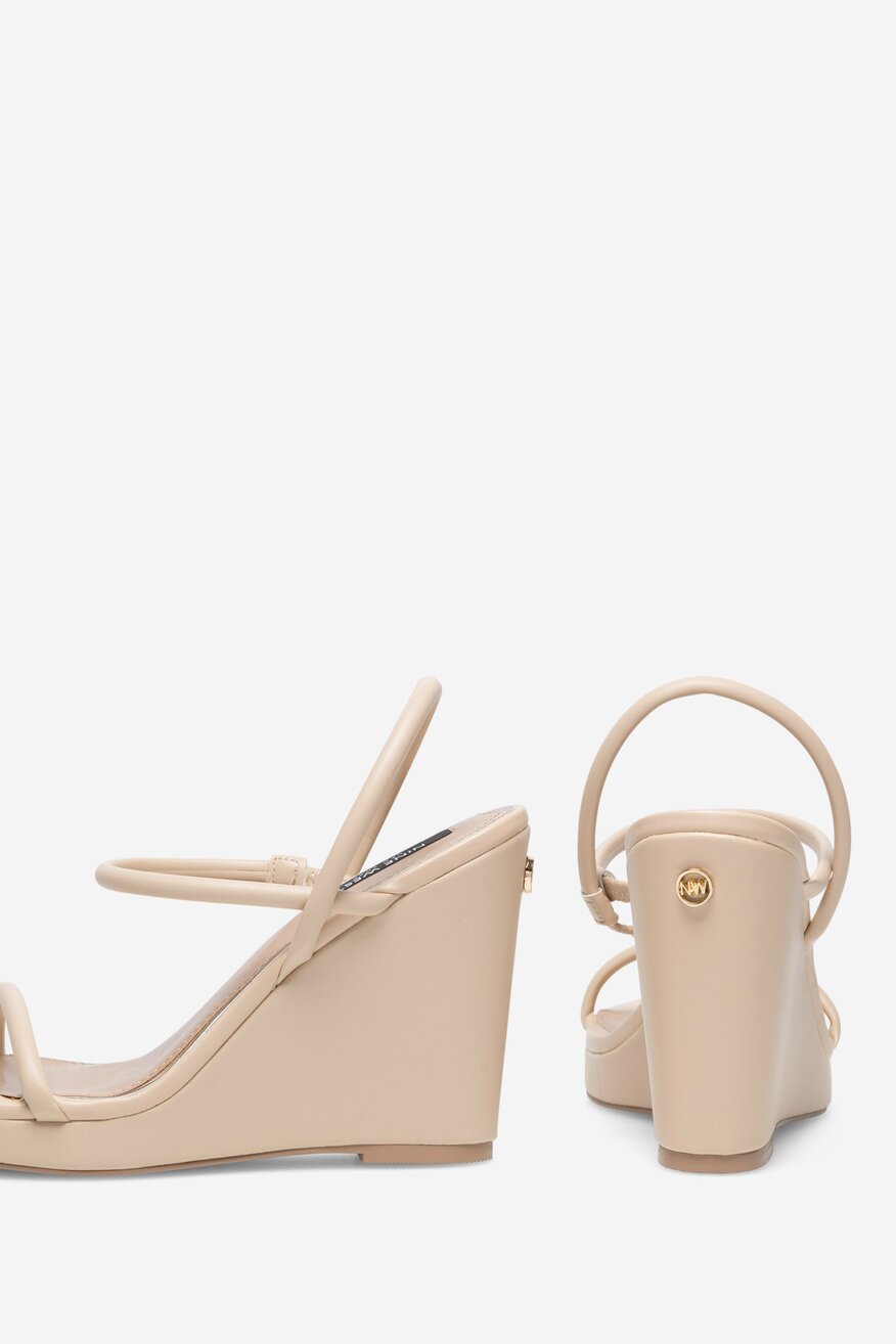 NINE WEST - Sandały na koturnie - 5905588560012