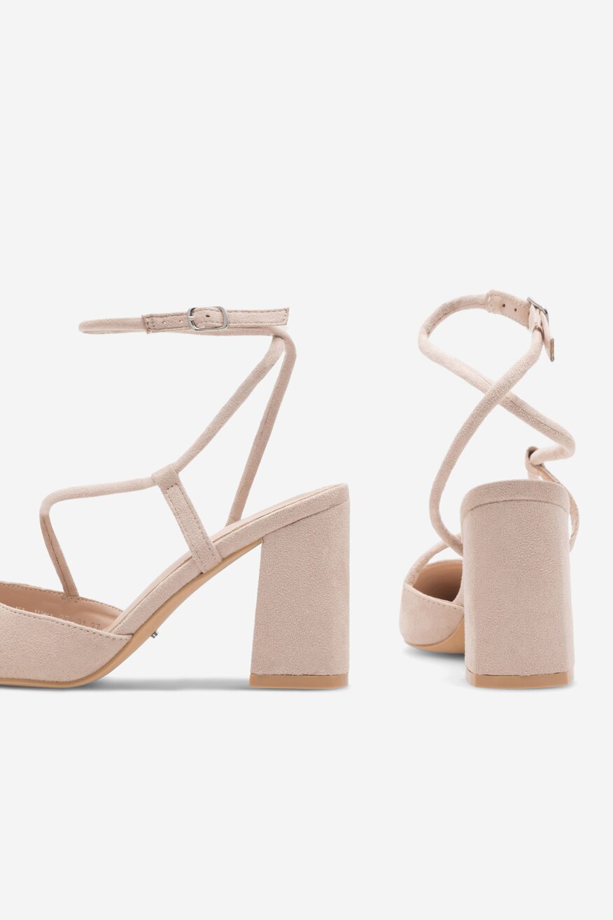 
                Körömcipő DeeZee BÉZS - 5904862972213