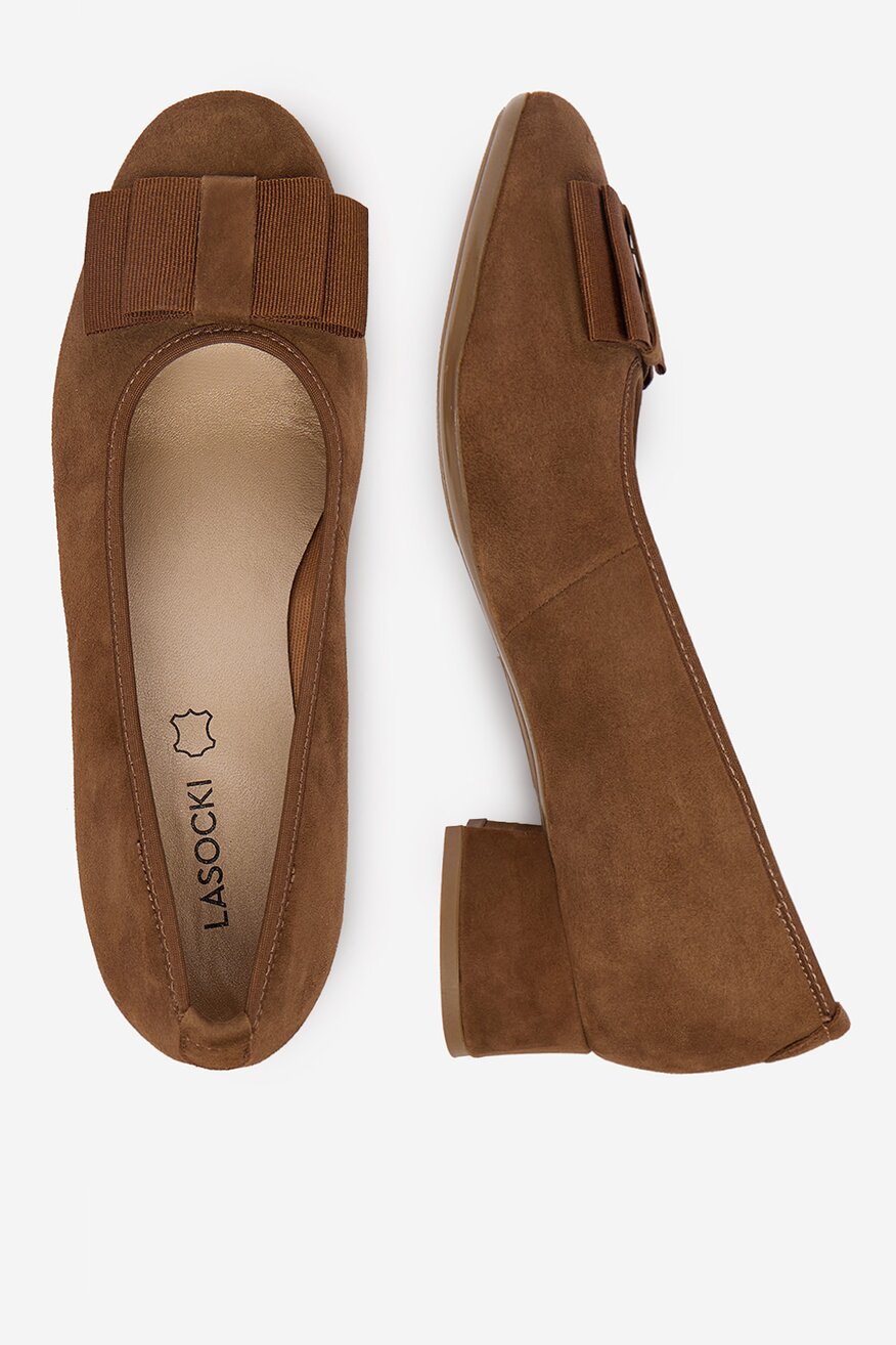 
                Körömcipő Lasocki BARNA - 5906751610978