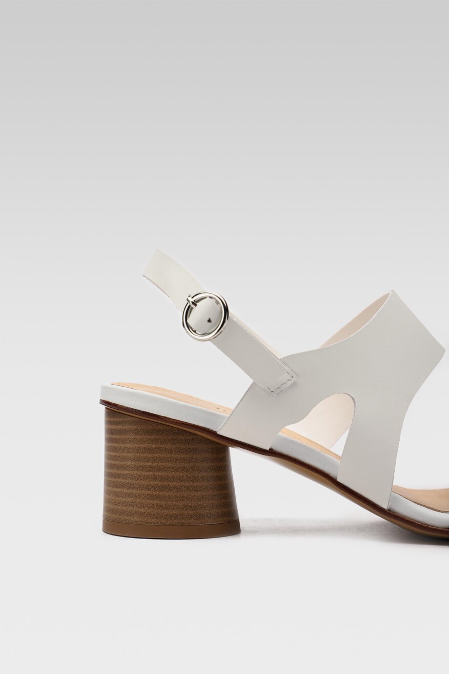 
                Lasocki - Skórzane sandały na obcasie - 5903698624075