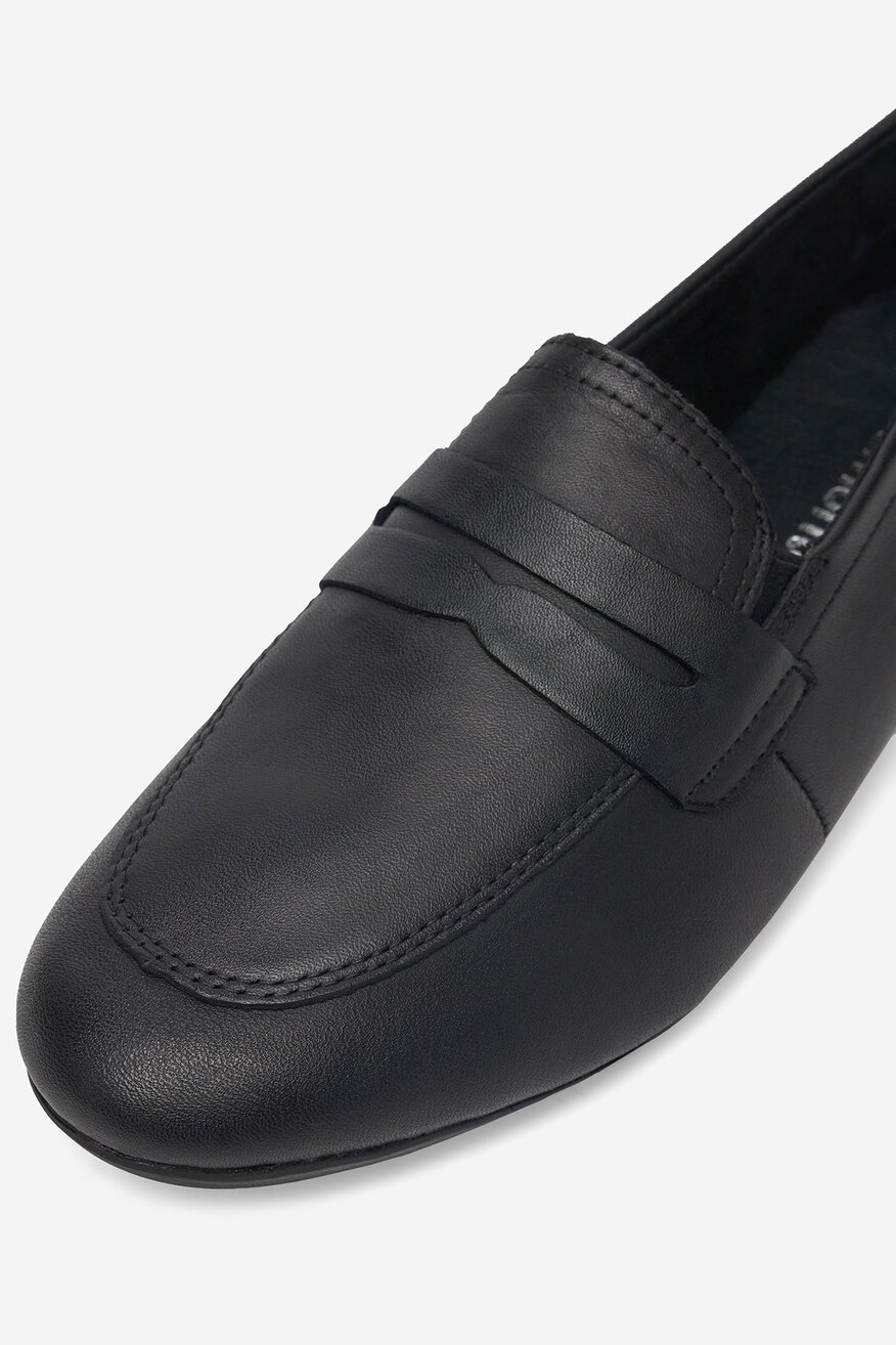 
                Мокасини Remonte ЧЕРЕН - 2230074033316