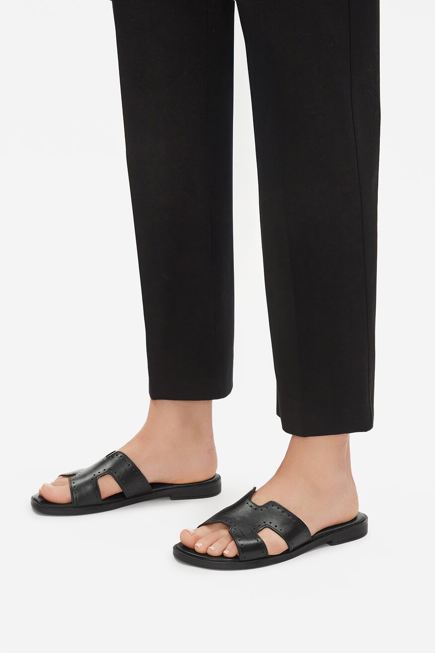 
                Șlapi Lasocki NEGRU - 5903698603681