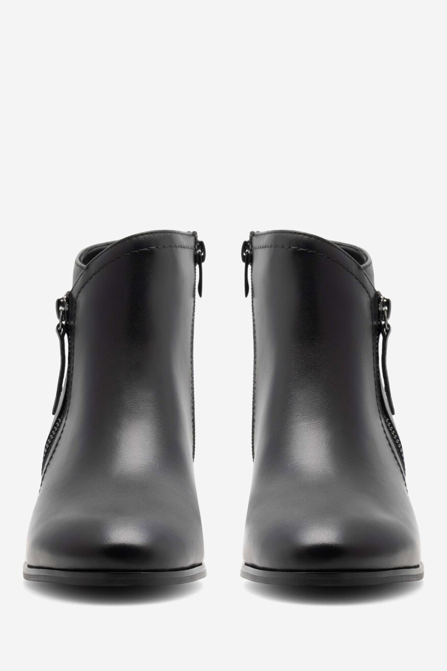 
                Lasocki - Botki skórzane na słupku - 5905588033066