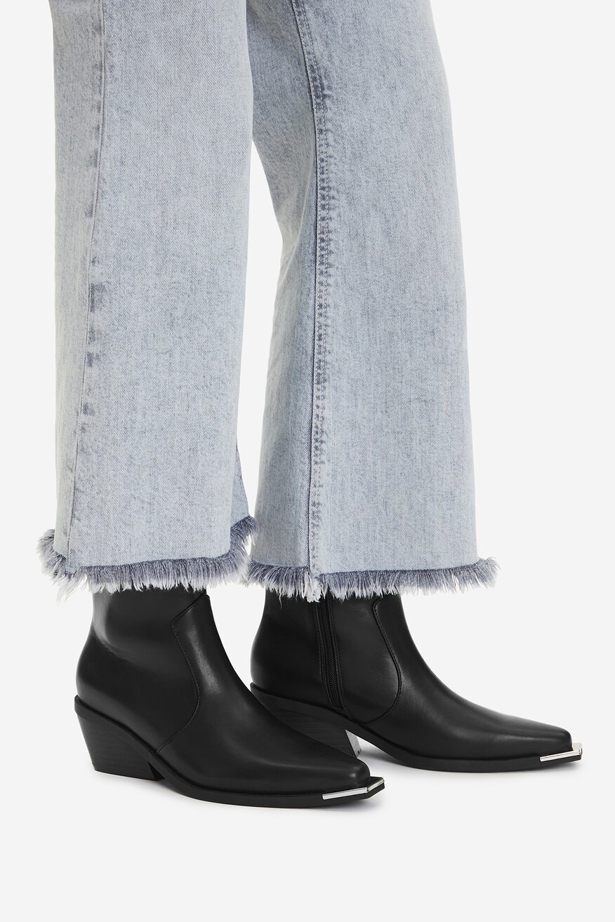 
                Боти Jenny ЧЕРЕН - 5906751346372