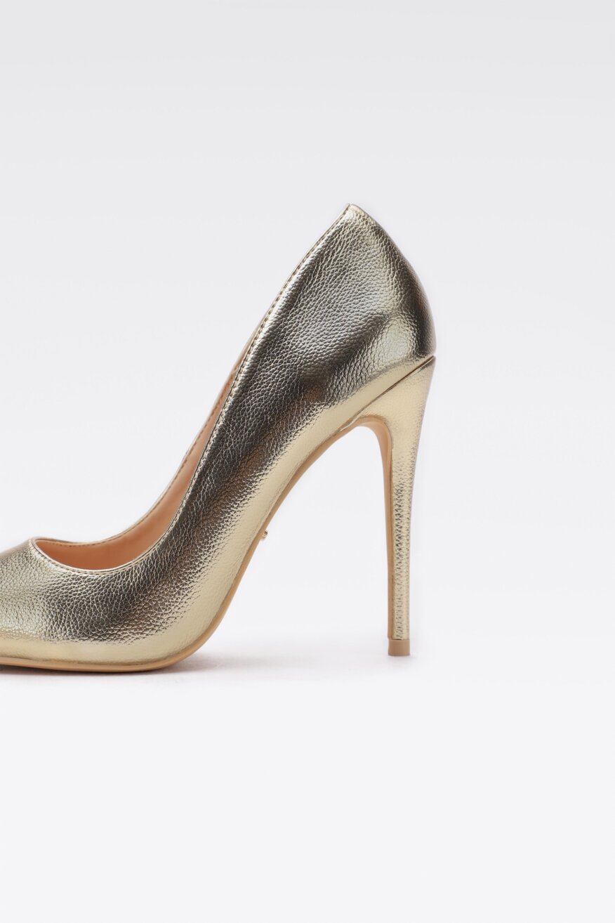 
                DeeZee - Czółenka na obcasie w szpic - 5903698261072