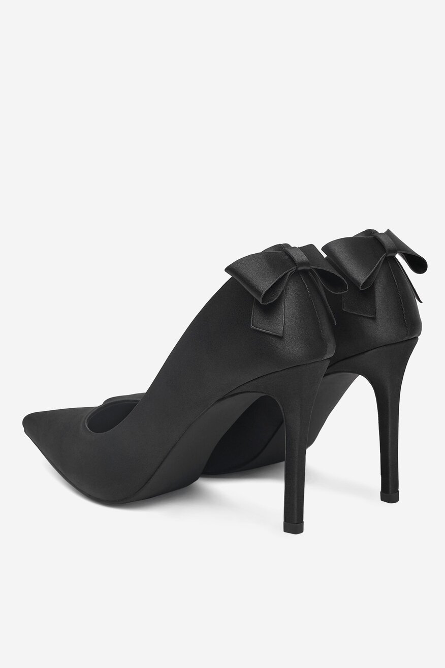 
                Körömcipő DeeZee FEKETE - 5904410904802