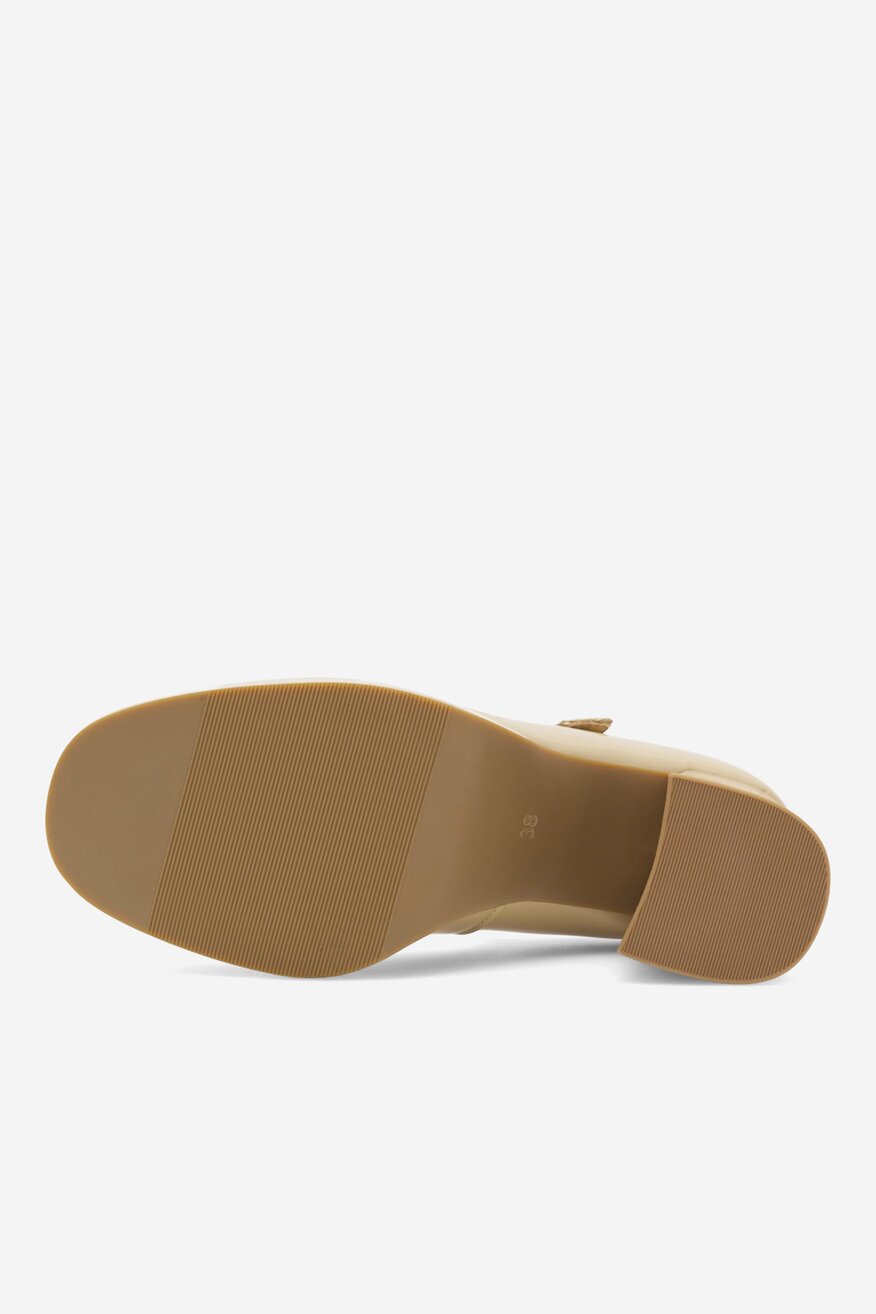 
                Körömcipő Sergio Bardi BÉZS - 5905588354444