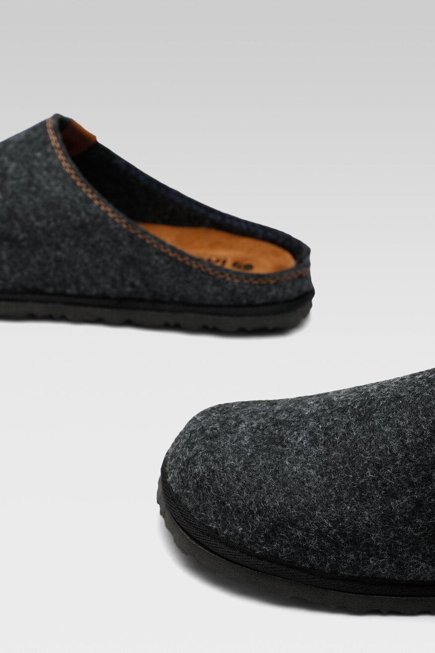 
                Inblu - Kapcie ze skórzaną wkładką - 5904862081045