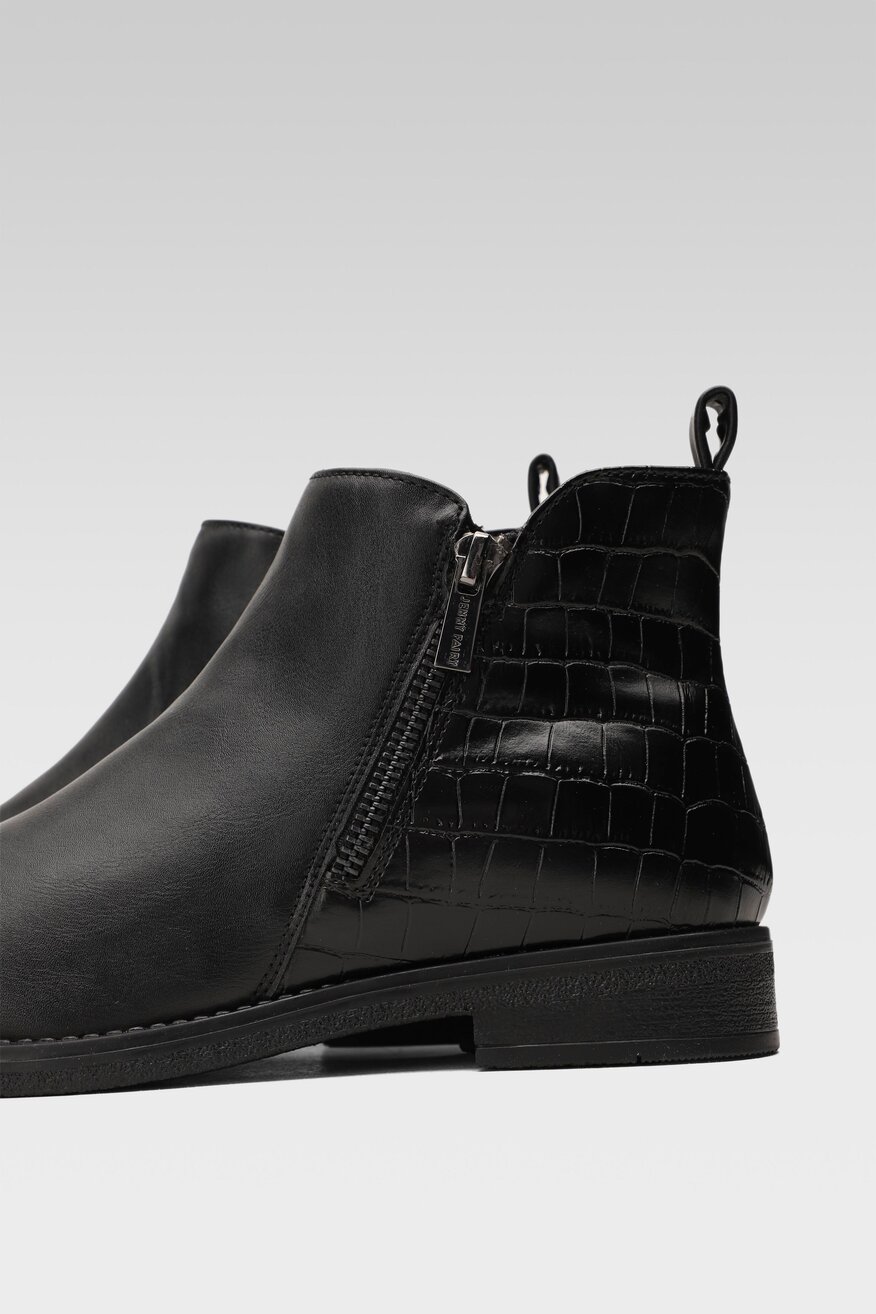 
                Kratke čizme Jenny Fairy CRNA - 5903698962139