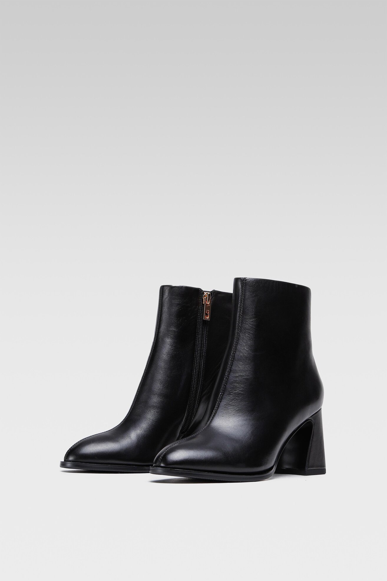 Botki SIMPLE SIMPLE-SL-26-02-000033 101 Czarny