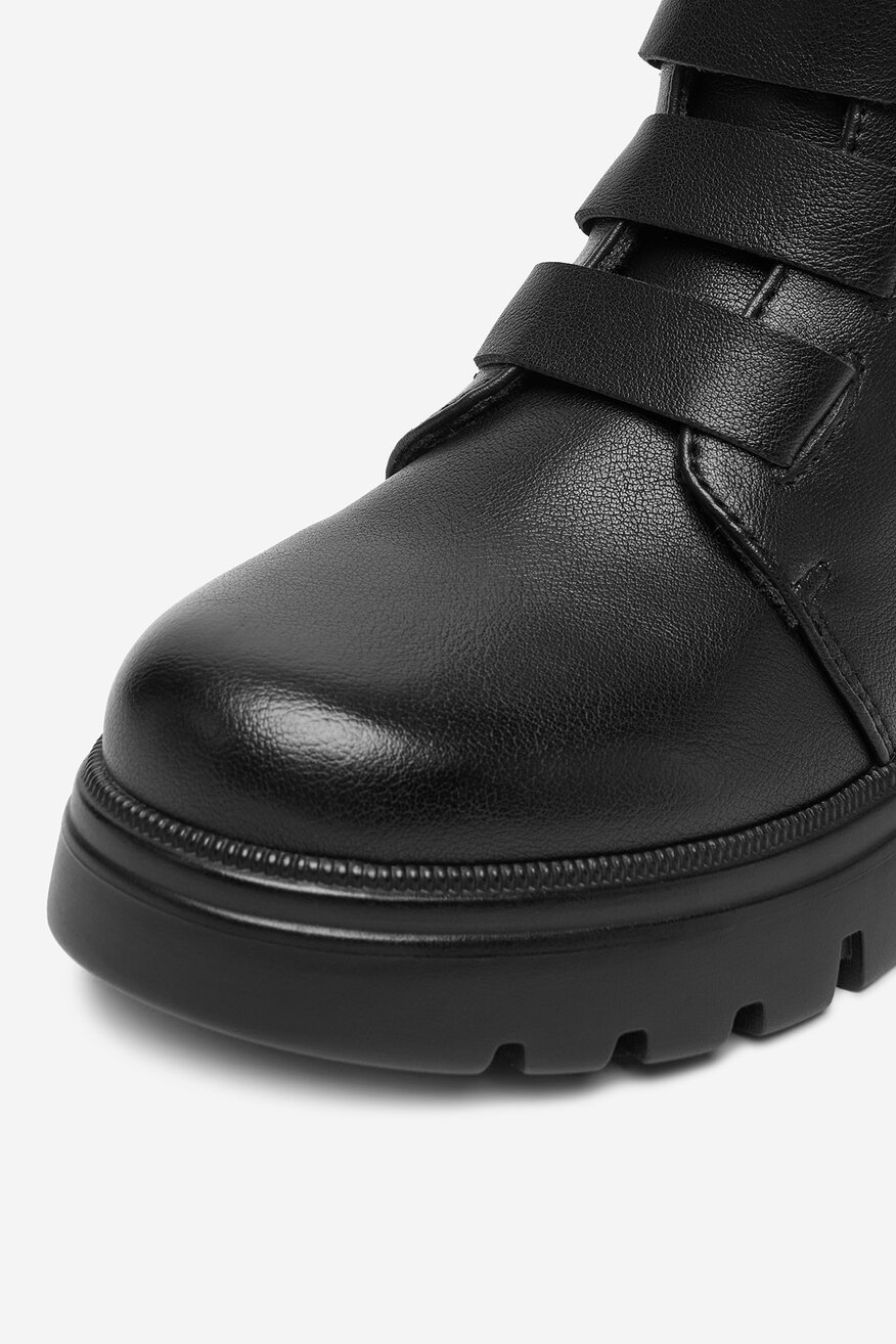 Bocanci DeeZee NEGRU - 5906751340011