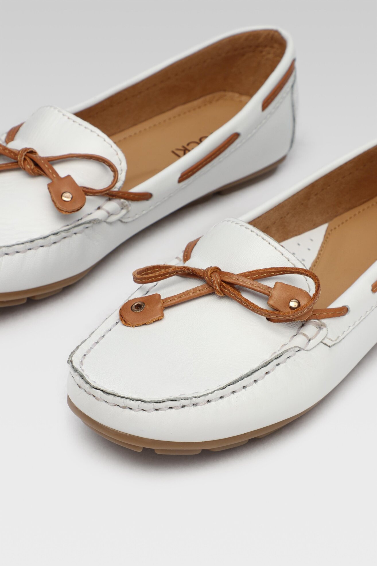 Półbuty Lasocki ARC-NAVONA-02EC Biały