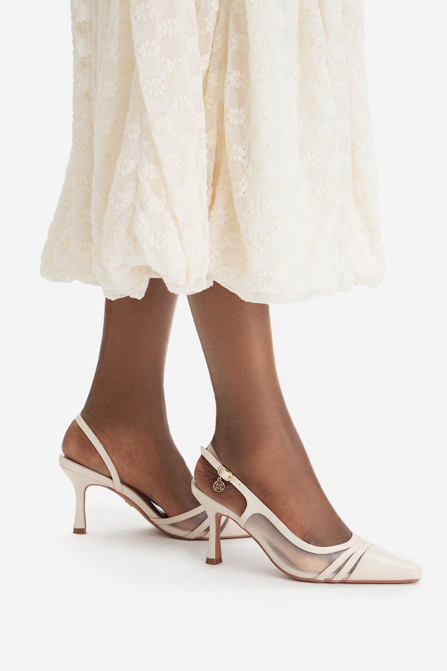 
                Елегантни обувки NINE WEST КРЕМАВ - 5906751948385