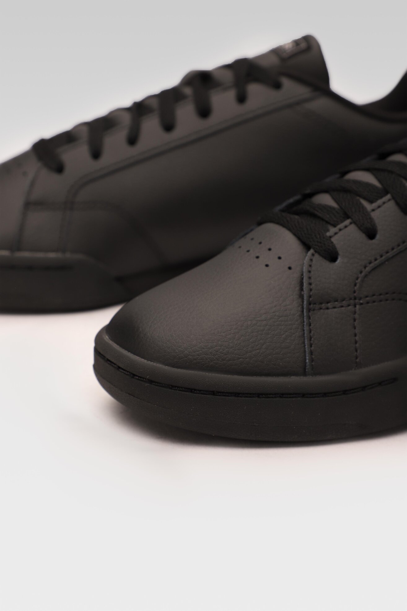 Obuwie sportowe adidas ROGUERA EG2659 Czarny