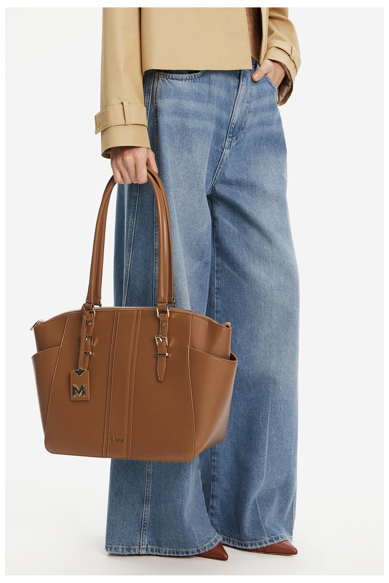 Kézitáska Mexx CEO-MEXX-S-008-08 BARNA