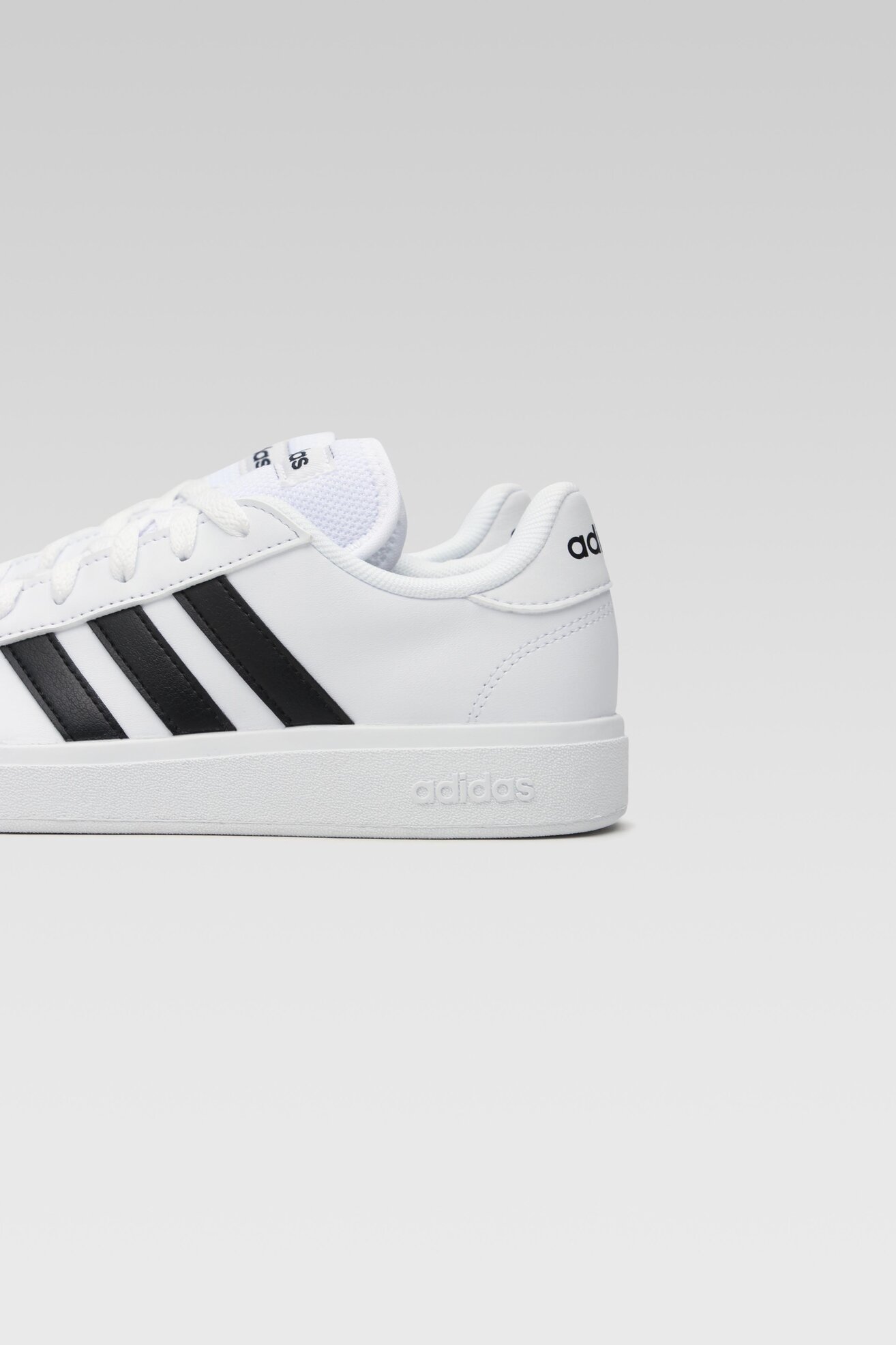 Încălțăminte sport adidas GRAND COURT BASE 2.0 GW9261 ALB