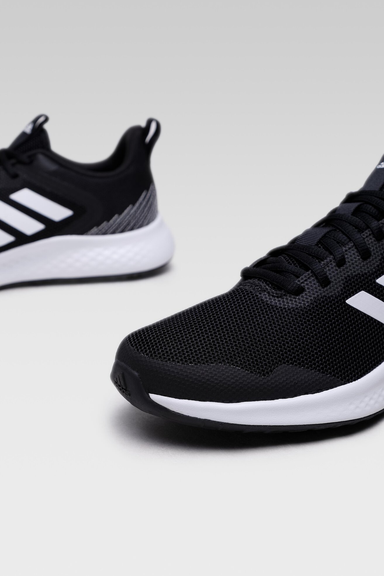 Sportcipő adidas FLUIDSTREET FW1703 FEKETE