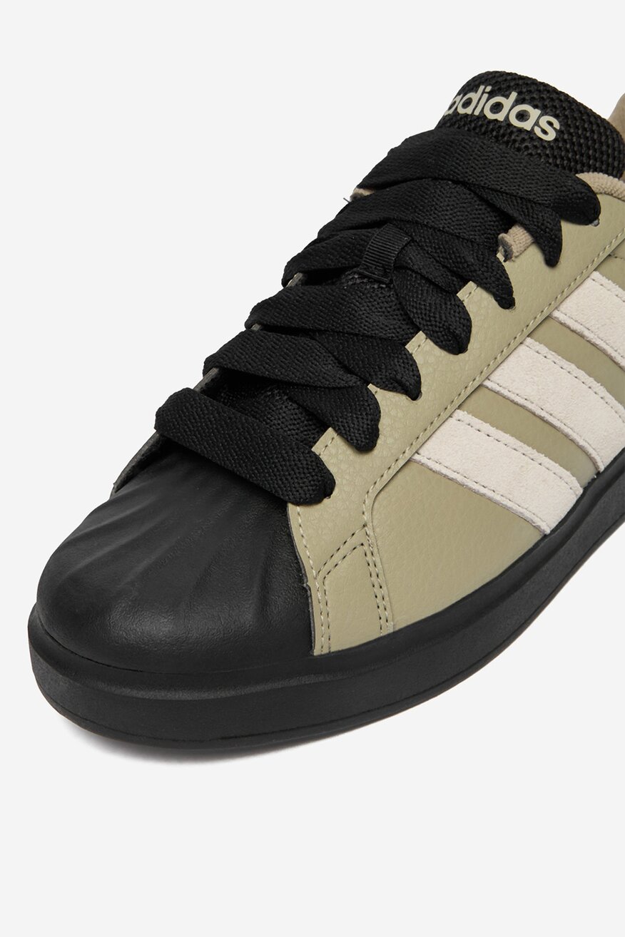 
                Sportcipő adidas SZÜRKE - 5906751469507