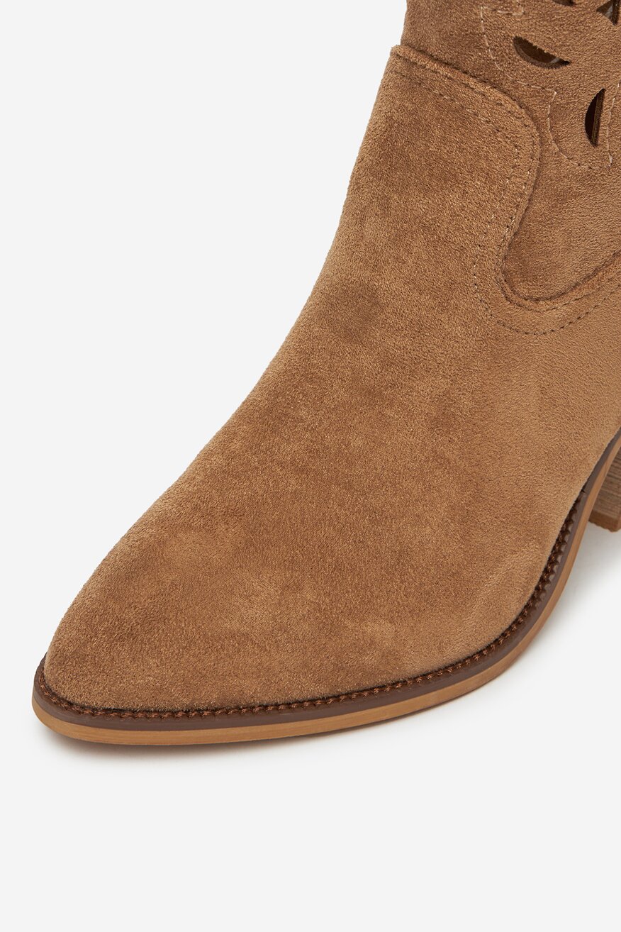 
                Боти DeeZee КАМЕЛ - 5906751066348