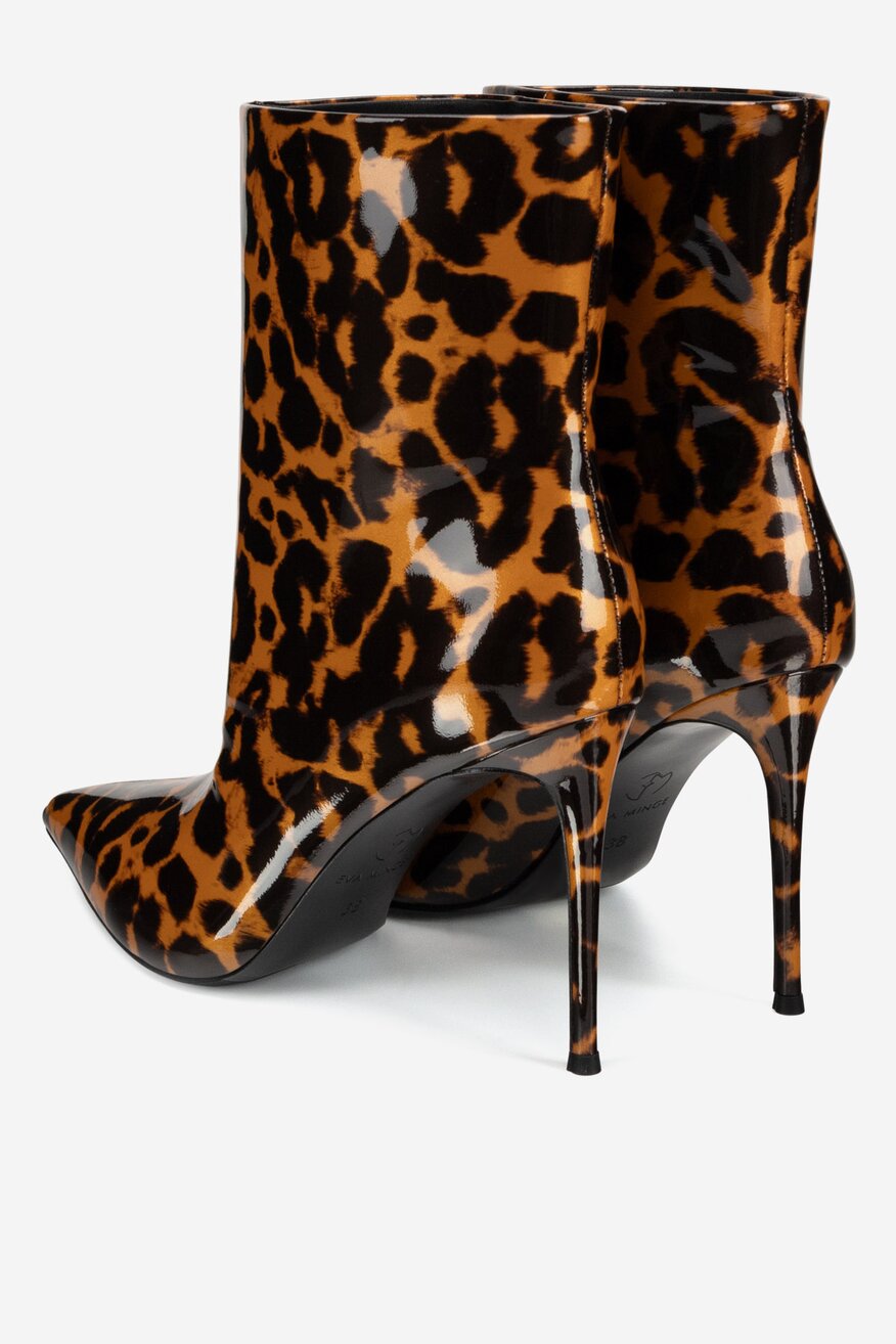 
                Bokacsizma EVA MINGE BARNA - 5905588987734