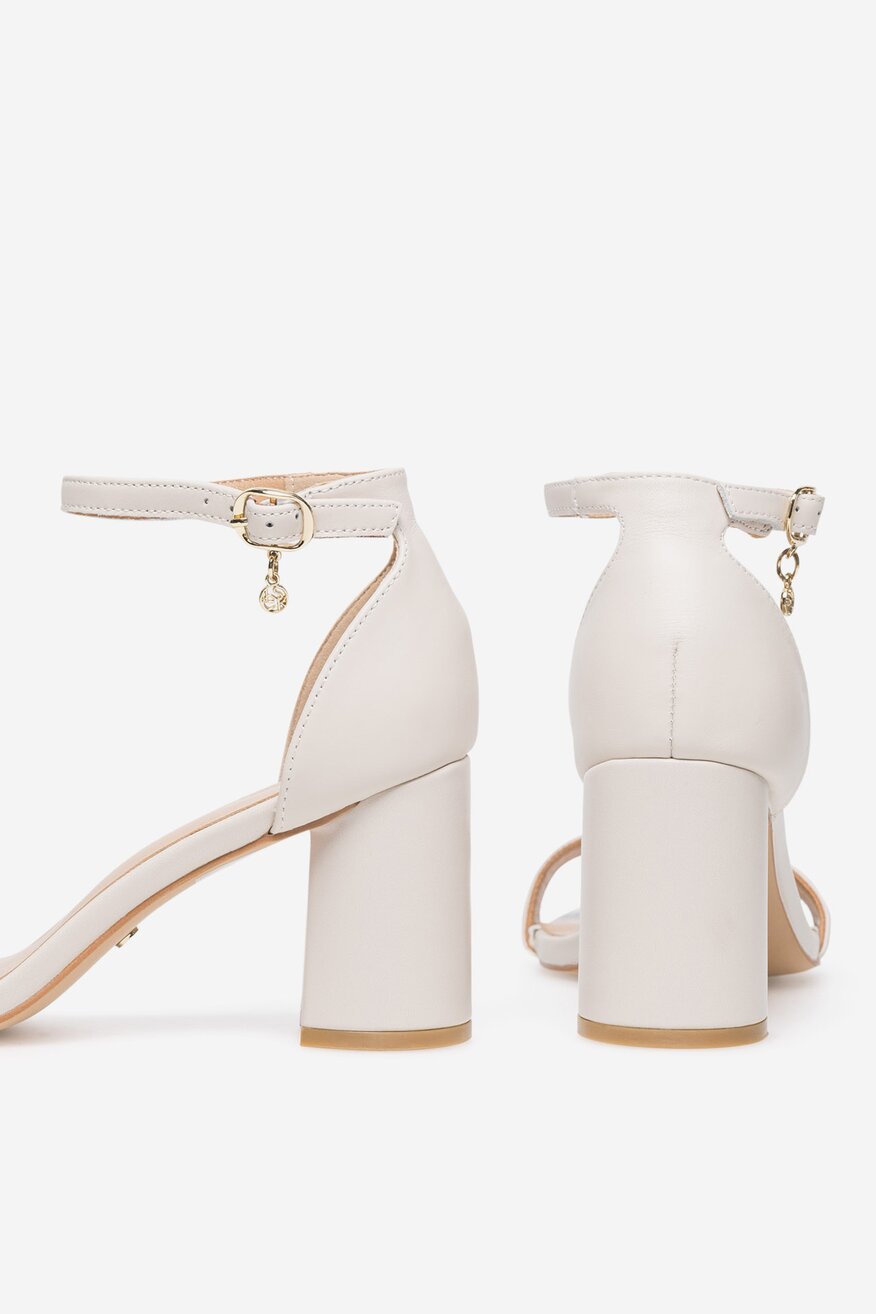 
                Сандали Lasocki БЯЛ - 5905588633945