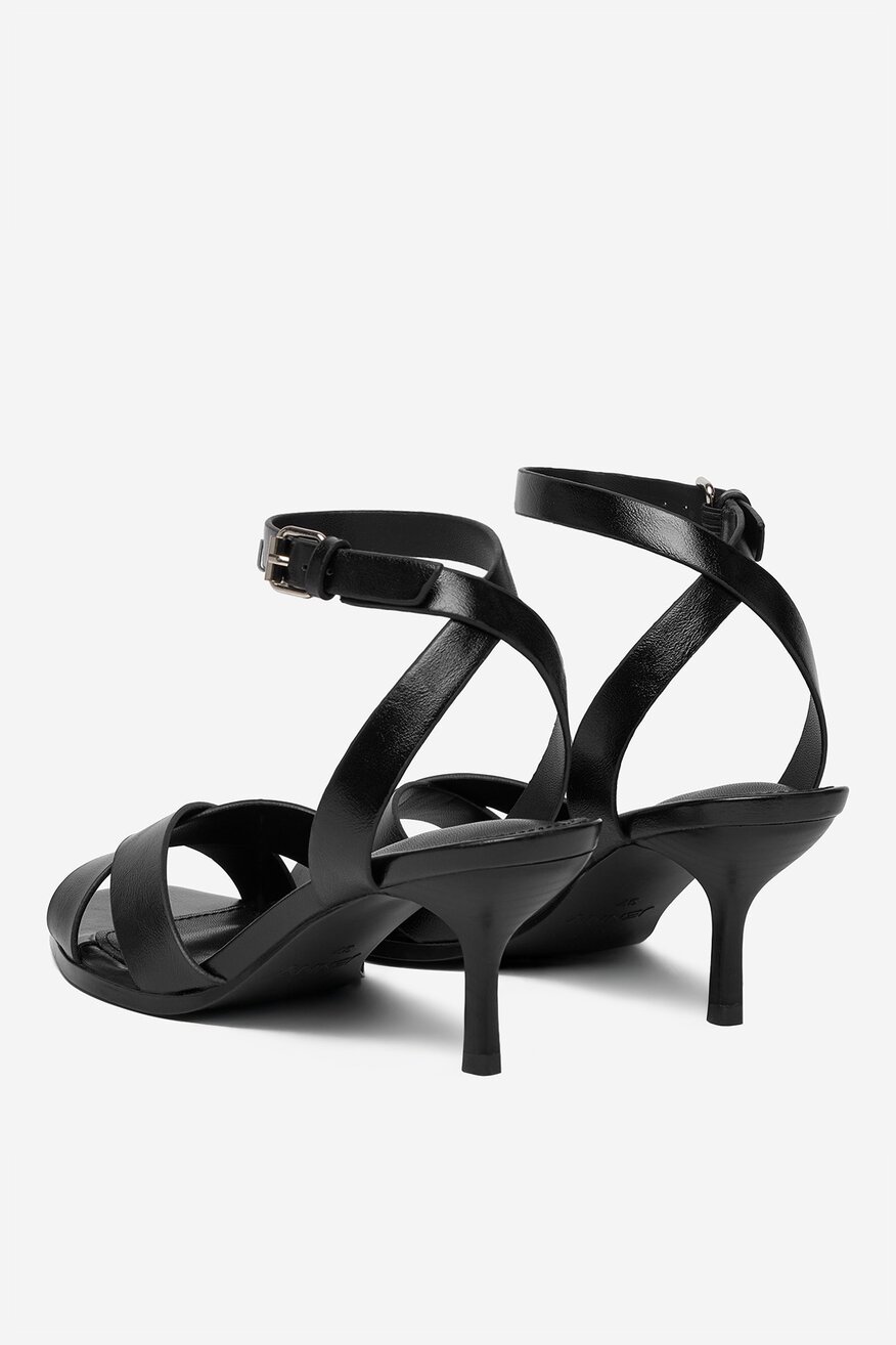 
                Сандалі Jenny ЧОРНИЙ - 5906751857076