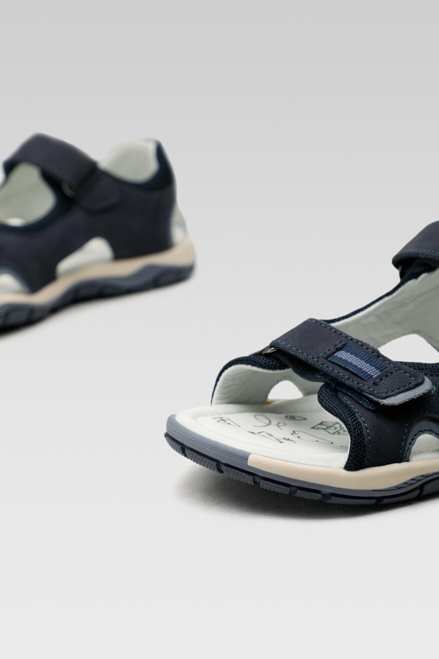 
                Lasocki Young - Sandały skórzane na rzepy - 5904248675585