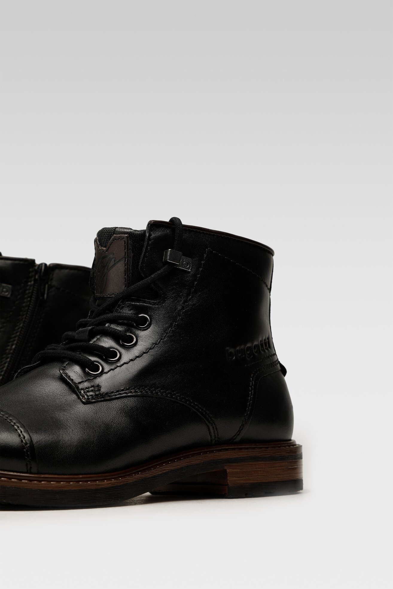 Trzewiki Bugatti 315-95731-4000-1000 Czarny