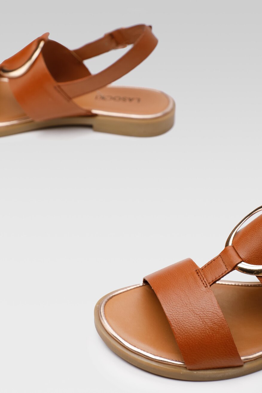 
                Lasocki - Skórzane sandały z aplikacją - 5904248387013