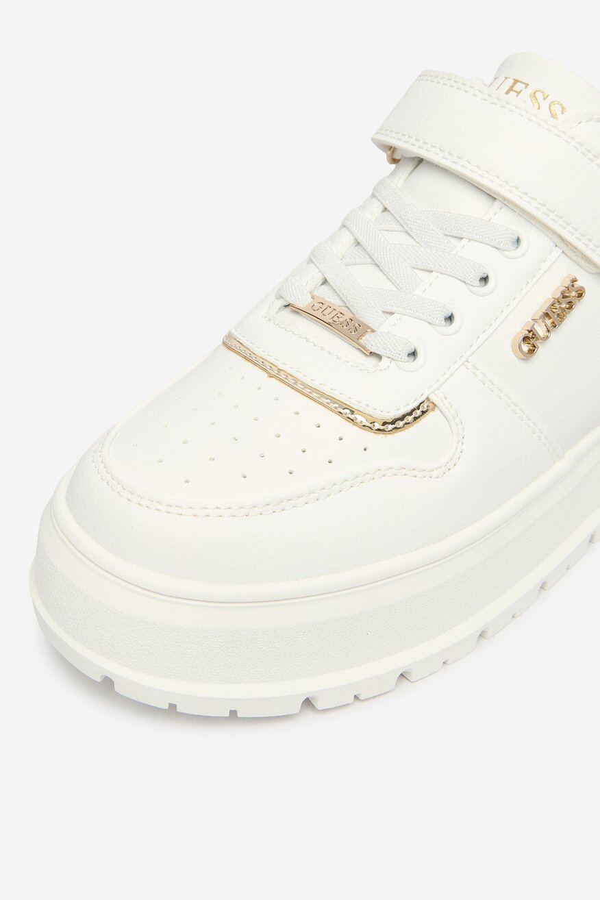 
                        Сникърси GUESS CEOWB-V12-1148 БЯЛ - 5906751757796