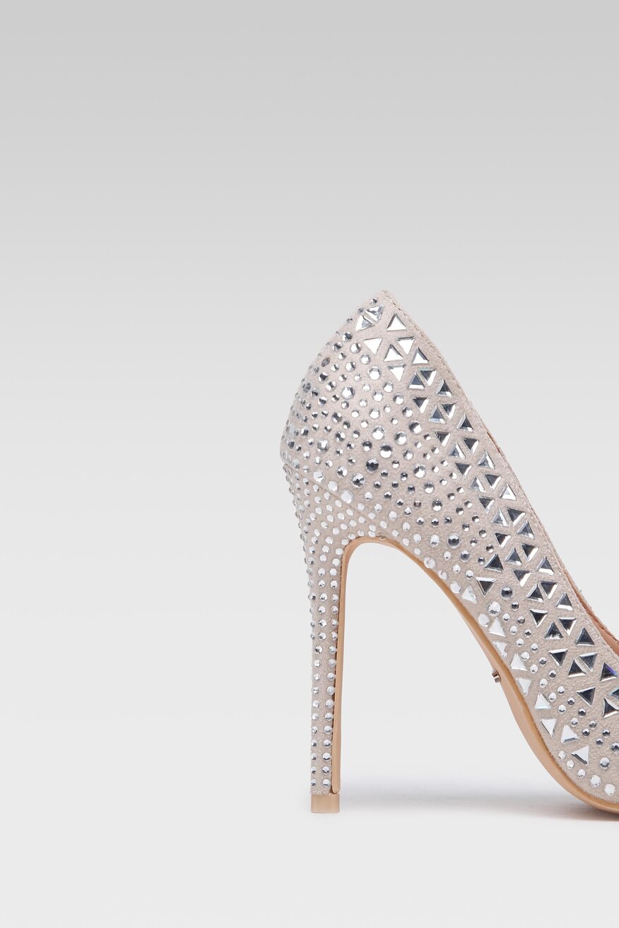 
                Pantofi cu toc DeeZee BEJ - 5904862443515