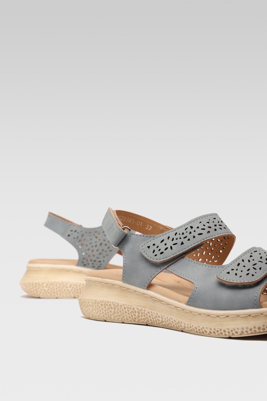 
                Clara Barson - Sandały ażurowe niebieskie - 5903698611785