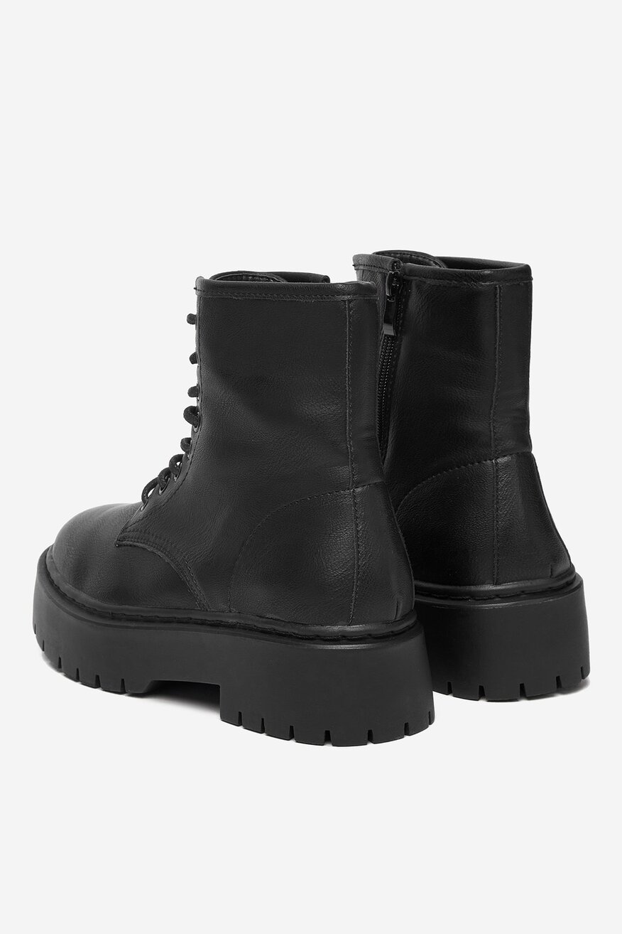 
                Боти DeeZee ЧЕРЕН - 5904410887099